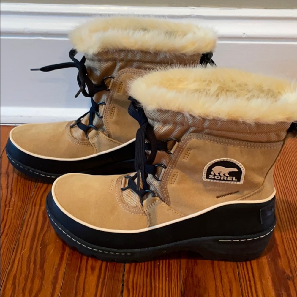 Sorel boots size 7.5, worn once for 5 minutes